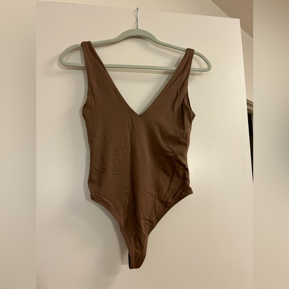 Aritzia Babaton contour body suit - Picture 2 of 5